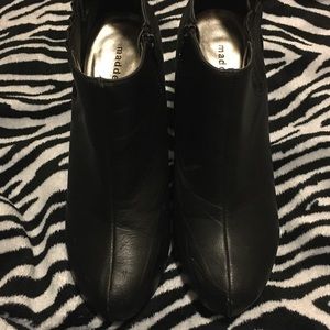 Angle boots, size 9